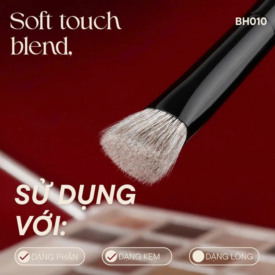 Cọ Che Khuyết Điểm Tam Giác Cọ Highlight Sáng BH COSMETICS Triangular Sloped Highlighter BH010